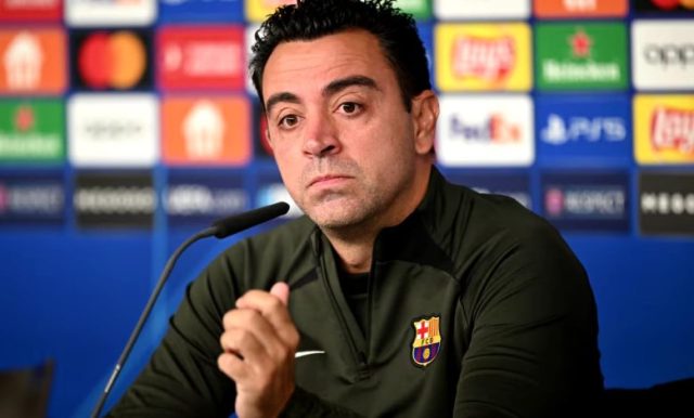 برشلونة يعلن رسميًا إقالة تشافي هيرنانديز من منصب المدير الفني