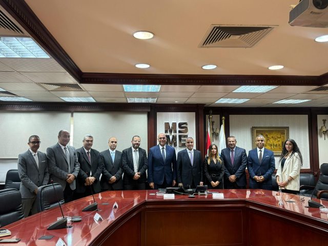جلوبال كورب تحصل على تمويل من جهاز تنمية المشروعات الصغيرة والمتوسطة ومتناهية الصغر