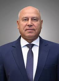 نائب رئيس مجلس الوزراء للتنمية الصناعية وزير الصناعة والنقل يعلن طرح 2612 قطعة أرض صناعية في 24 محافظة عبر 