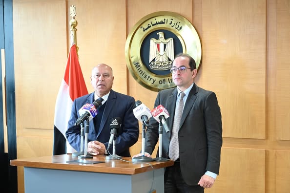 وزير الصناعة والنقل ووزير المالية يعلنان إطلاق المرحلة الأولى من المبادرة الجديدة لمساندة الشركات في القطاعات الصناعية ذات الأولوية