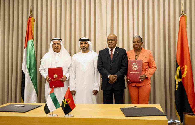 مجمع دبي للاستثمار في يوقع مذكرة تفاهم استراتيجية من خلال جلوبال فارما مع وزارة الصحة في أنغولا