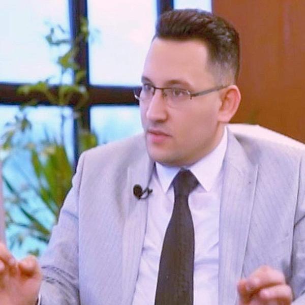 أشرف غراب خبير اقتصادي يكشف أسباب انهيار أسواق المال العالمية وأثرها على الاقتصاد المصري