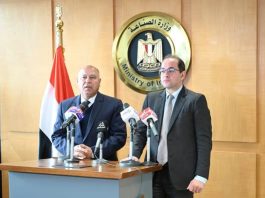 وزير الصناعة والنقل ووزير المالية يعلنان إطلاق المرحلة الأولى من المبادرة الجديدة لمساندة الشركات في القطاعات الصناعية ذات الأولوية