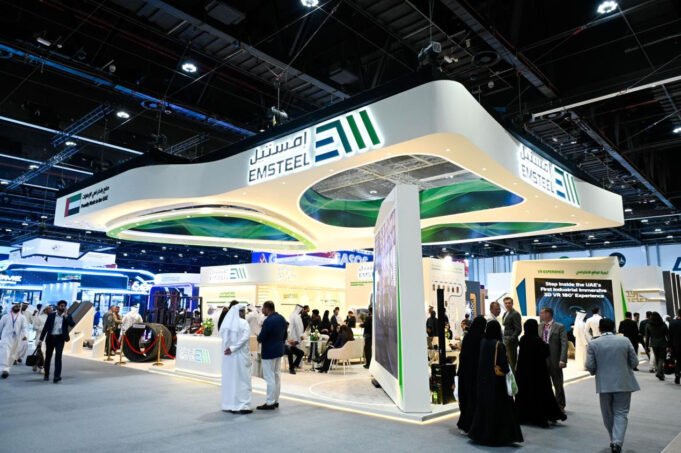 مجموعة أدنيك تعلن إمستيل شريكاً لقطاع المعادن والتصنيع في اصنع في الإمارات 2026